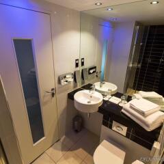 Отель Holiday Inn Express London Stratford ванная