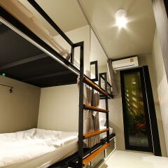 Here Hostel Бангкок удобства в номере фото 2