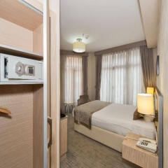 Galata La Bella Hotel Стамбул сейф в номере