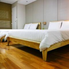 Hostel Coco сейф в номере