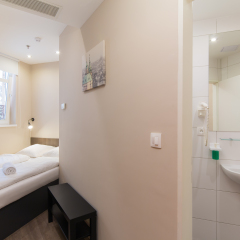 Отель Le Petit Hotel Prague Чехия, Прага - 9 отзывов об отеле, цены и фото номеров - забронировать отель Le Petit Hotel Prague онлайн ванная фото 2
