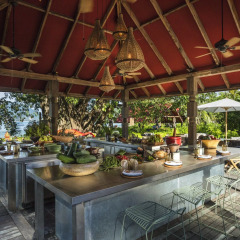 Отель Rosewood Phuket гостиничный бар
