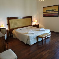 Albatros Hotel Сиракуза сейф в номере