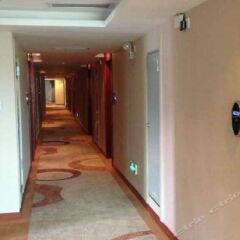 International Boutique Hotel интерьер отеля