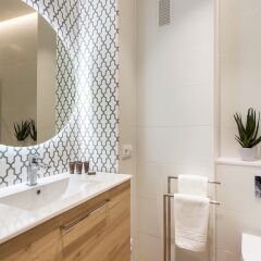 Отель Great Location in Santa Cruz's Neighborhood. 5 min Cathedral. Bamberg Испания, Севилья - отзывы, цены и фото номеров - забронировать отель Great Location in Santa Cruz's Neighborhood. 5 min Cathedral. Bamberg онлайн ванная фото 2