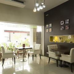 Отель Zen Rooms Sukhumvit 18 Бангкок интерьер отеля
