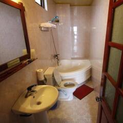 Отель Casablanca Sapa Hotel Вьетнам, Шапа - отзывы, цены и фото номеров - забронировать отель Casablanca Sapa Hotel онлайн ванная