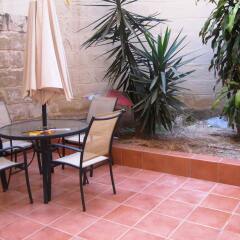 Отель Malta Holiday Lets Sliema Мальта, Слима - отзывы, цены и фото номеров - забронировать отель Malta Holiday Lets Sliema онлайн бассейн