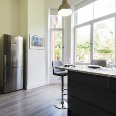 Отель Luxurious Hampstead Home with Gorgeous Garden в номере