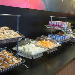 Отель Fairfield Inn & Suites by Marriott Columbus OSU США, Колумбус - отзывы, цены и фото номеров - забронировать отель Fairfield Inn & Suites by Marriott Columbus OSU онлайн питание фото 2