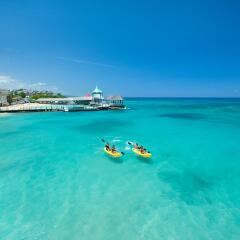 Отель Sandals Ochi Beach Resort All Inclusive Couples Only пляж