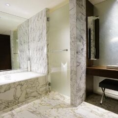 Отель Grand Hyatt Singapore Сингапур, Сингапур - 1 отзыв об отеле, цены и фото номеров - забронировать отель Grand Hyatt Singapore онлайн ванная фото 2