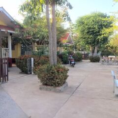 Отель Insook Ko Larn Guesthouse
