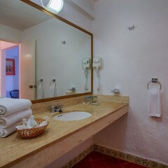Отель Costa Sur Resort And Spa Пуэрто-Вальярта ванная фото 2