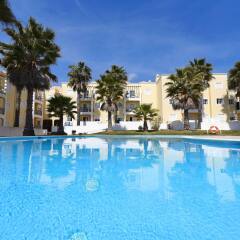 Апартаменты Praia da Lota Resort - Apartments бассейн