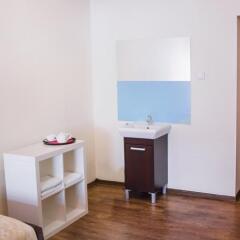 Отель Boutique Hostel Польша, Лодзь - 1 отзыв об отеле, цены и фото номеров - забронировать отель Boutique Hostel онлайн ванная