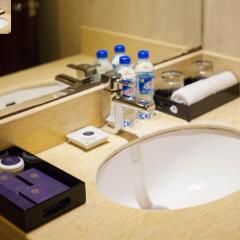Authentic Hanoi Boutique Hotel 4* Номер Делюкс с различными типами кроватей фото 7