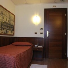 Hotel President комната для гостей фото 4