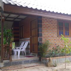 Отель Lanta Valom Hideaway Ланта вид на фасад