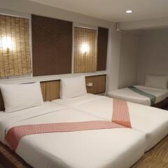 Thousand Ten Thousand Residence & Hotel Бангкок комната для гостей фото 2