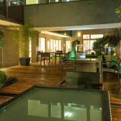 Отель Pakat Suites Вена бассейн
