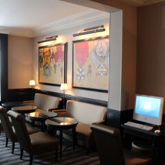 Отель Hôtel Saint Cyr Etoile развлечения