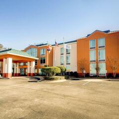 Отель Comfort Inn Meridian парковка
