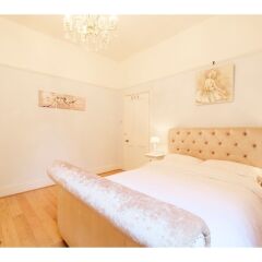 Отель Lovely 1BR Edwardian House For 4 in North London комната для гостей фото 3