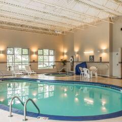 Отель Comfort Inn North/Polaris бассейн