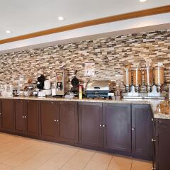 Отель Best Western Maple Ridge Hotel Канада, Мэйпл-Ридж - отзывы, цены и фото номеров - забронировать отель Best Western Maple Ridge Hotel онлайн питание