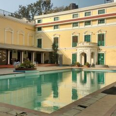Отель Yellow Durbar Apartment and Lounge Непал, Лалитпур - отзывы, цены и фото номеров - забронировать отель Yellow Durbar Apartment and Lounge онлайн бассейн