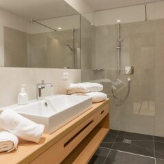 Tonzhaus Hotel & Restaurant Сеналес ванная фото 2