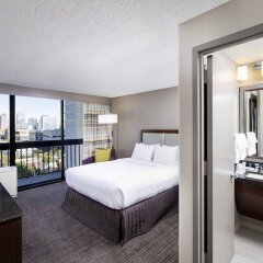 Отель Crowne Plaza Atlanta - Midtown, an IHG Hotel США, Атланта - отзывы, цены и фото номеров - забронировать отель Crowne Plaza Atlanta - Midtown, an IHG Hotel онлайн комната для гостей фото 3