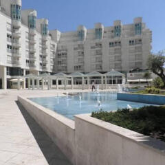 Отель Lisboa Trendy бассейн