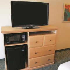 La Quinta Inn & Suites by Wyndham Grand Forks in Grand Forks, United States of America from 128$, photos, reviews - zenhotels.com room amenities photo 2