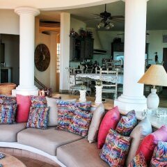 Отель Villa Thunderbird 4 Bedrooms 4.5 Bathrooms Home Педрегал комната для гостей