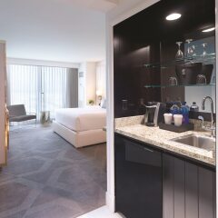 Отель Delano Las Vegas at Mandalay Bay в номере фото 3