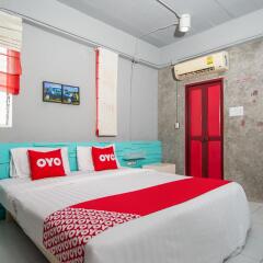 The Oddy Hip Hotel комната для гостей