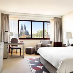 Отель Hyatt Regency Köln Германия, Кёльн - 1 отзыв об отеле, цены и фото номеров - забронировать отель Hyatt Regency Köln онлайн комната для гостей фото 4