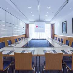 Отель Hilton Garden Inn Vienna South