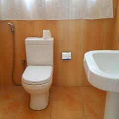 Отель Holiday Fashion Inn ванная фото 2