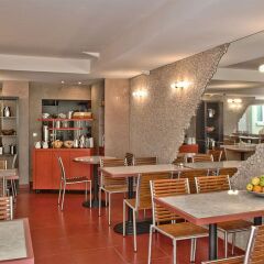 Отель Hôtel International Paris гостиничный бар
