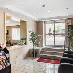 Отель Econo Lodge Inn & Suites Downtown Канада, Торонто - отзывы, цены и фото номеров - забронировать отель Econo Lodge Inn & Suites Downtown онлайн интерьер отеля фото 3