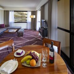 Отель Cinnamon Lakeside Colombo в номере