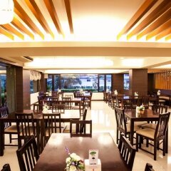Отель Tara Garden Hotel Таиланд, Бангкок - 1 отзыв об отеле, цены и фото номеров - забронировать отель Tara Garden Hotel онлайн питание фото 3