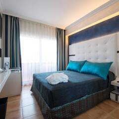 Salles Hotel Marina Portals сейф в номере