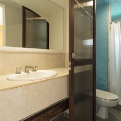Отель Selina Cancun Downtown Мексика, Канкун - отзывы, цены и фото номеров - забронировать отель Selina Cancun Downtown онлайн ванная фото 2