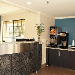 Executive Inn Hotel интерьер отеля