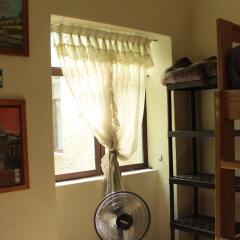 The Roof Backpackers Hostel интерьер отеля