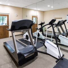 Отель Quality Inn & Suites Mall Of America - Msp Airport Блумингтон фитнесс-зал фото 2